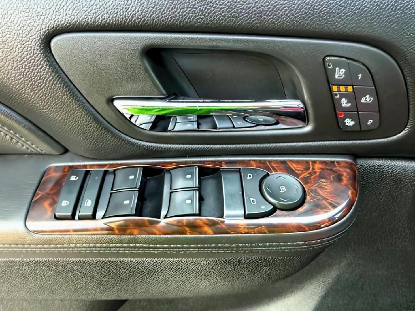 2011 Onyx Black /Ebony Leather Interior GMC Sierra 2500HD Denali Crew Cab 4WD (1GT125C83BF) with an 6.6L V8 OHV 32V TURBO DIESEL engine, 6-Speed Automatic transmission, located at 1235 N Woodruff Ave., Idaho Falls, 83401, (208) 523-1053, 43.507172, -112.000488 - At Timberline Auto, finding a great deal on your next vehicle is always easy! Our experienced sales staff goal is to help find you the right vehicle at the right price! Our knowledgeable finance department has options for almost any credit score. We offer extended service contract options to prot - Photo#21