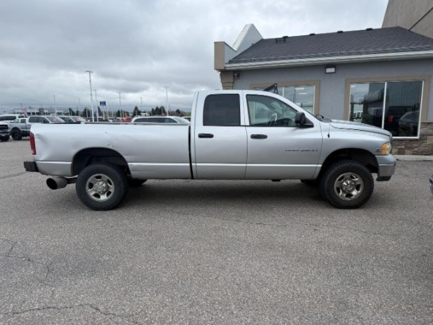 2004 SILVER /Dark Slate Gray Dodge Ram 2500 SLT (3D7KU28C54G) with an Cummins 5.9L I-6 diesel direct injection engine, AUTOMATIC transmission, located at 1235 N Woodruff Ave., Idaho Falls, 83401, (208) 523-1053, 43.507172, -112.000488 - At Timberline Auto, finding a great deal on your next vehicle is always easy! Our experienced sales staff goal is to help find you the right vehicle at the right price! Our knowledgeable finance department has options for almost any credit score. We offer extended service contract options to prot - Photo#27