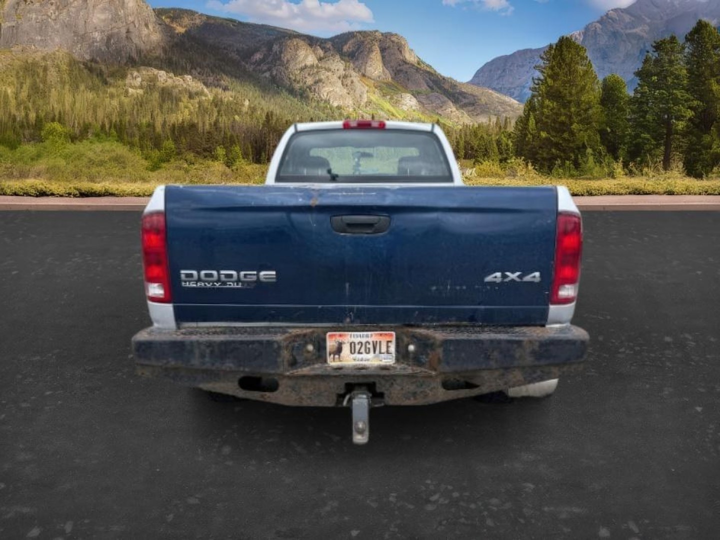 2004 SILVER /Dark Slate Gray Dodge Ram 2500 SLT (3D7KU28C54G) with an Cummins 5.9L I-6 diesel direct injection engine, AUTOMATIC transmission, located at 1235 N Woodruff Ave., Idaho Falls, 83401, (208) 523-1053, 43.507172, -112.000488 - At Timberline Auto, finding a great deal on your next vehicle is always easy! Our experienced sales staff goal is to help find you the right vehicle at the right price! Our knowledgeable finance department has options for almost any credit score. We offer extended service contract options to prot - Photo#3
