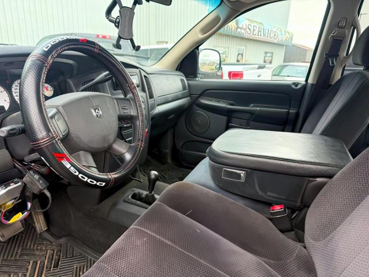 2004 SILVER /Dark Slate Gray Dodge Ram 2500 SLT (3D7KU28C54G) with an Cummins 5.9L I-6 diesel direct injection engine, AUTOMATIC transmission, located at 1235 N Woodruff Ave., Idaho Falls, 83401, (208) 523-1053, 43.507172, -112.000488 - At Timberline Auto, finding a great deal on your next vehicle is always easy! Our experienced sales staff goal is to help find you the right vehicle at the right price! Our knowledgeable finance department has options for almost any credit score. We offer extended service contract options to prot - Photo#11