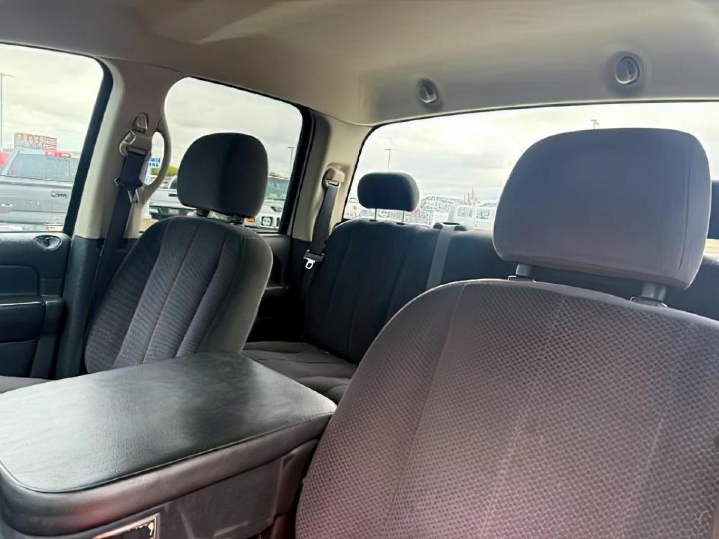 2004 SILVER /Dark Slate Gray Dodge Ram 2500 SLT (3D7KU28C54G) with an Cummins 5.9L I-6 diesel direct injection engine, AUTOMATIC transmission, located at 1235 N Woodruff Ave., Idaho Falls, 83401, (208) 523-1053, 43.507172, -112.000488 - At Timberline Auto, finding a great deal on your next vehicle is always easy! Our experienced sales staff goal is to help find you the right vehicle at the right price! Our knowledgeable finance department has options for almost any credit score. We offer extended service contract options to prot - Photo#17