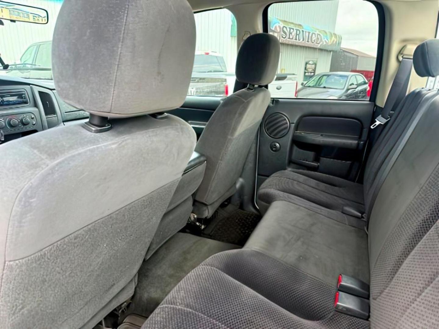 2004 SILVER /Dark Slate Gray Dodge Ram 2500 SLT (3D7KU28C54G) with an Cummins 5.9L I-6 diesel direct injection engine, AUTOMATIC transmission, located at 1235 N Woodruff Ave., Idaho Falls, 83401, (208) 523-1053, 43.507172, -112.000488 - At Timberline Auto, finding a great deal on your next vehicle is always easy! Our experienced sales staff goal is to help find you the right vehicle at the right price! Our knowledgeable finance department has options for almost any credit score. We offer extended service contract options to prot - Photo#20