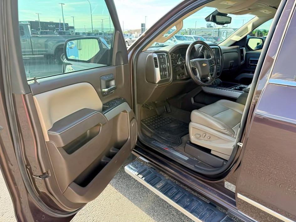 2016 Autumn Bronze Metallic /Jet Black Chevrolet Silverado 1500 LTZ (3GCUKSEC9GG) with an EcoTec3 5.3L V-8 gasoline direct injection engine, AUTOMATIC transmission, located at 1235 N Woodruff Ave., Idaho Falls, 83401, (208) 523-1053, 43.507172, -112.000488 - At Timberline Auto, finding a great deal on your next vehicle is always easy! Our experienced sales staff goal is to help find you the right vehicle at the right price! Our knowledgeable finance department has options for almost any credit score. We offer extended service contract options to prot- Photo#12