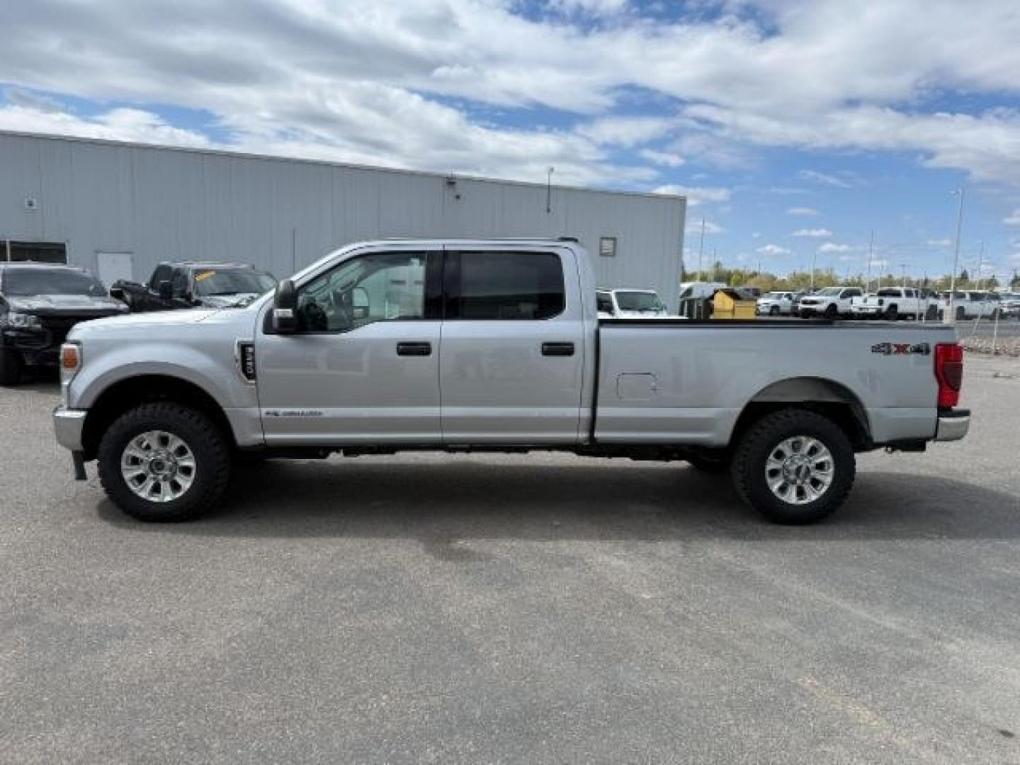 2022 SILVER /Medium Earth Gray Ford F-350 XLT (1FT8W3BT0NE) with an Powerstroke 6.7L V-8 diesel direct injection engine, AUTOMATIC transmission, located at 1235 N Woodruff Ave., Idaho Falls, 83401, (208) 523-1053, 43.507172, -112.000488 - At Timberline Auto, finding a great deal on your next vehicle is always easy! Our experienced sales staff goal is to help find you the right vehicle at the right price! Our knowledgeable finance department has options for almost any credit score. We offer extended service contract options to prot - Photo#28