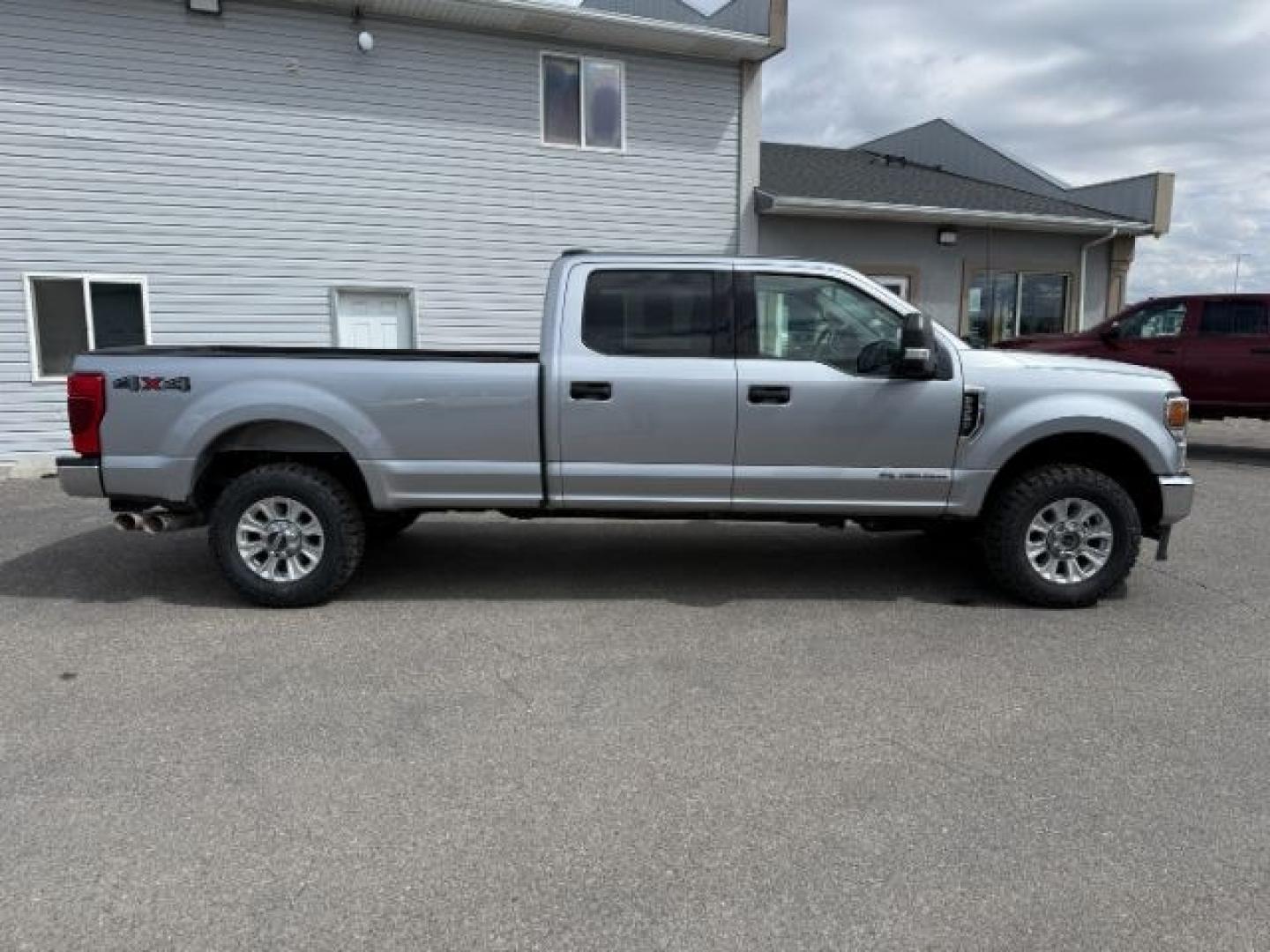 2022 SILVER /Medium Earth Gray Ford F-350 XLT (1FT8W3BT0NE) with an Powerstroke 6.7L V-8 diesel direct injection engine, AUTOMATIC transmission, located at 1235 N Woodruff Ave., Idaho Falls, 83401, (208) 523-1053, 43.507172, -112.000488 - At Timberline Auto, finding a great deal on your next vehicle is always easy! Our experienced sales staff goal is to help find you the right vehicle at the right price! Our knowledgeable finance department has options for almost any credit score. We offer extended service contract options to prot - Photo#34