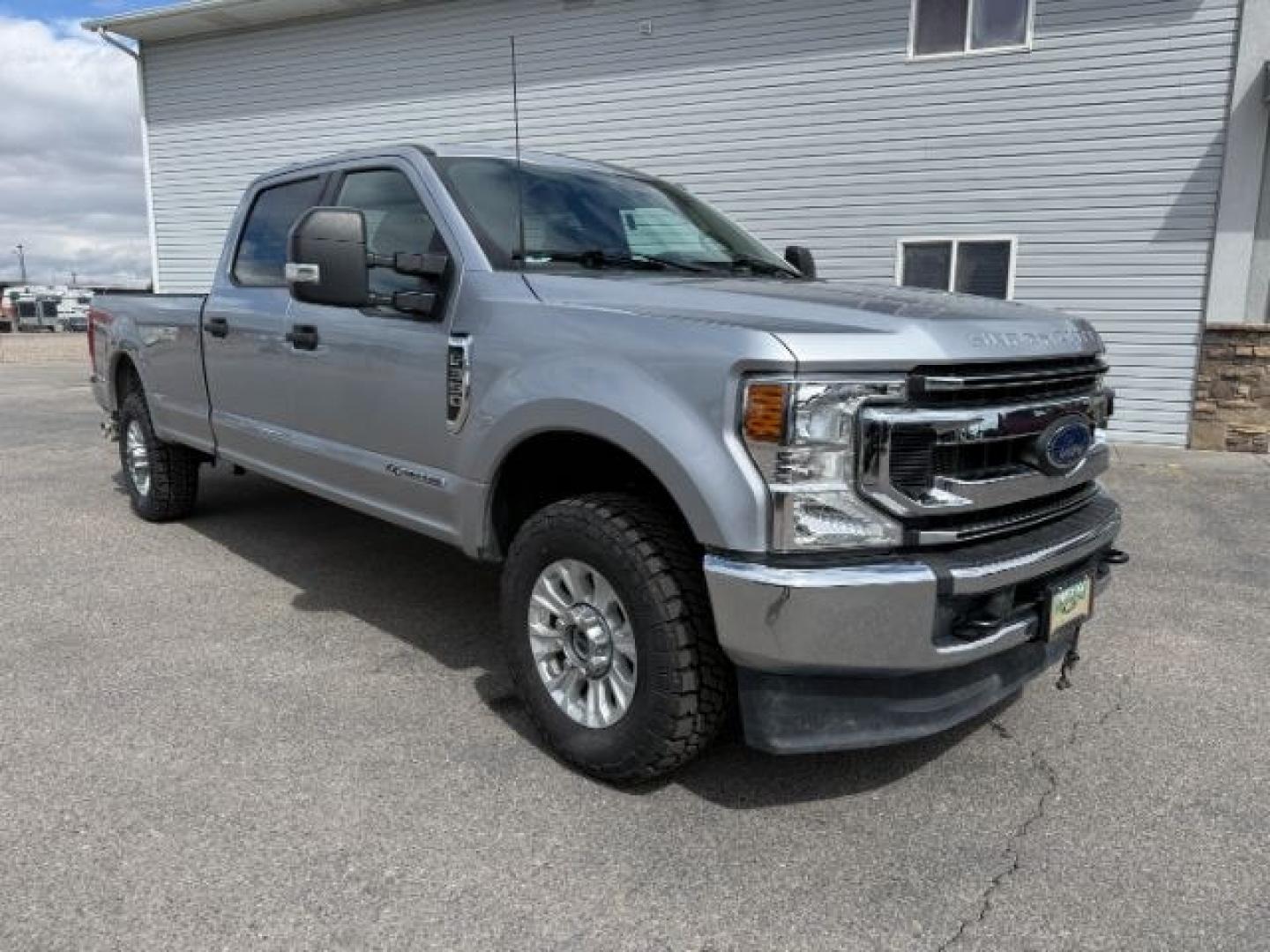 2022 SILVER /Medium Earth Gray Ford F-350 XLT (1FT8W3BT0NE) with an Powerstroke 6.7L V-8 diesel direct injection engine, AUTOMATIC transmission, located at 1235 N Woodruff Ave., Idaho Falls, 83401, (208) 523-1053, 43.507172, -112.000488 - At Timberline Auto, finding a great deal on your next vehicle is always easy! Our experienced sales staff goal is to help find you the right vehicle at the right price! Our knowledgeable finance department has options for almost any credit score. We offer extended service contract options to prot - Photo#35