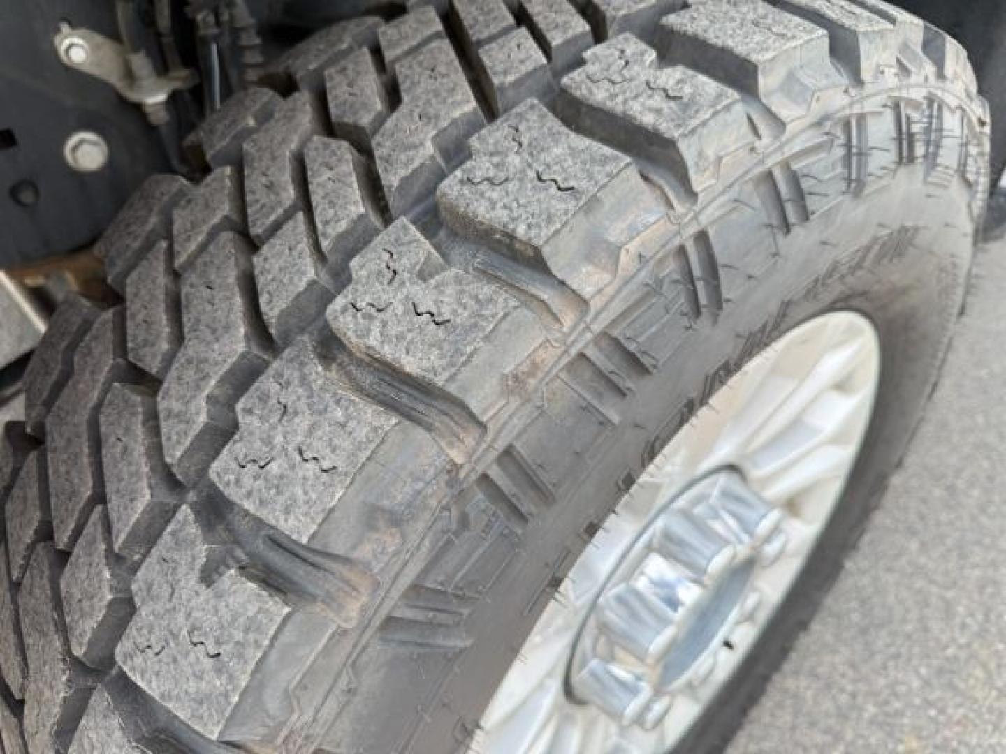 2022 SILVER /Medium Earth Gray Ford F-350 XLT (1FT8W3BT0NE) with an Powerstroke 6.7L V-8 diesel direct injection engine, AUTOMATIC transmission, located at 1235 N Woodruff Ave., Idaho Falls, 83401, (208) 523-1053, 43.507172, -112.000488 - At Timberline Auto, finding a great deal on your next vehicle is always easy! Our experienced sales staff goal is to help find you the right vehicle at the right price! Our knowledgeable finance department has options for almost any credit score. We offer extended service contract options to prot - Photo#37