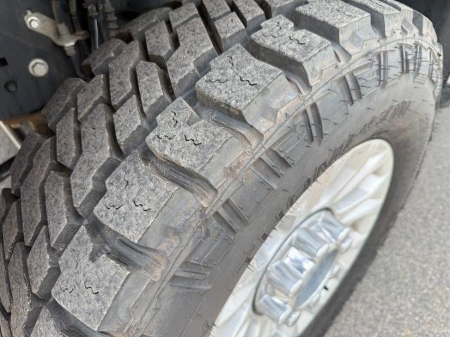 2022 SILVER /Medium Earth Gray Ford F-350 XLT (1FT8W3BT0NE) with an Powerstroke 6.7L V-8 diesel direct injection engine, AUTOMATIC transmission, located at 1235 N Woodruff Ave., Idaho Falls, 83401, (208) 523-1053, 43.507172, -112.000488 - At Timberline Auto, finding a great deal on your next vehicle is always easy! Our experienced sales staff goal is to help find you the right vehicle at the right price! Our knowledgeable finance department has options for almost any credit score. We offer extended service contract options to prot - Photo#37