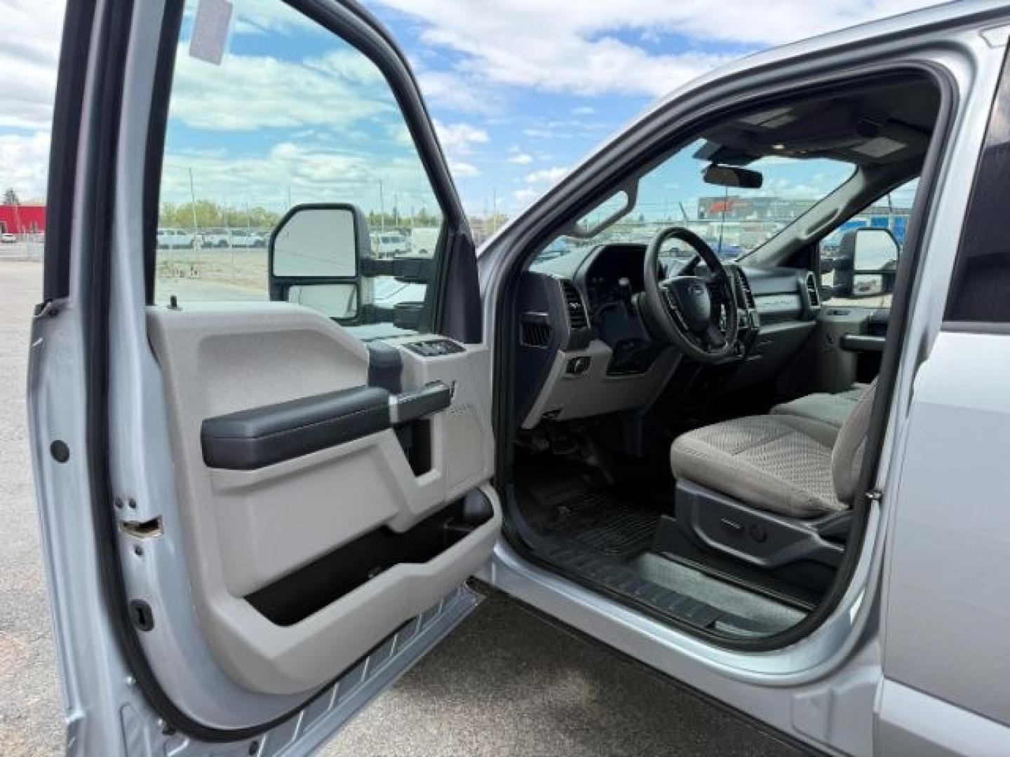 2022 SILVER /Medium Earth Gray Ford F-350 XLT (1FT8W3BT0NE) with an Powerstroke 6.7L V-8 diesel direct injection engine, AUTOMATIC transmission, located at 1235 N Woodruff Ave., Idaho Falls, 83401, (208) 523-1053, 43.507172, -112.000488 - At Timberline Auto, finding a great deal on your next vehicle is always easy! Our experienced sales staff goal is to help find you the right vehicle at the right price! Our knowledgeable finance department has options for almost any credit score. We offer extended service contract options to prot - Photo#39