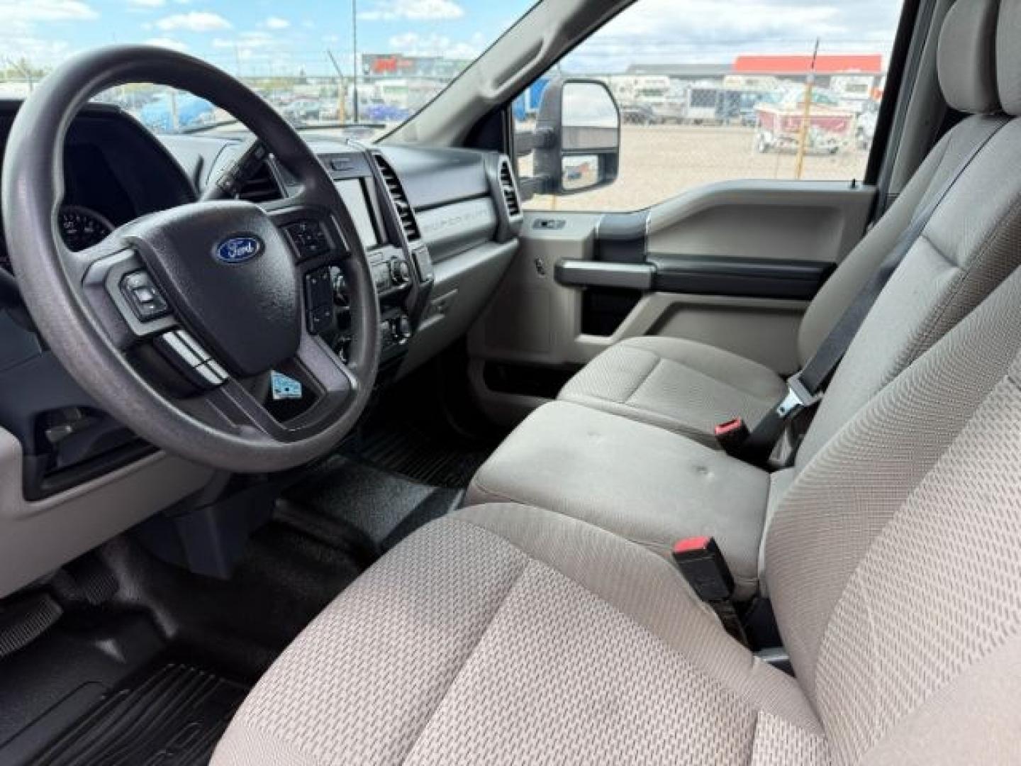 2022 SILVER /Medium Earth Gray Ford F-350 XLT (1FT8W3BT0NE) with an Powerstroke 6.7L V-8 diesel direct injection engine, AUTOMATIC transmission, located at 1235 N Woodruff Ave., Idaho Falls, 83401, (208) 523-1053, 43.507172, -112.000488 - At Timberline Auto, finding a great deal on your next vehicle is always easy! Our experienced sales staff goal is to help find you the right vehicle at the right price! Our knowledgeable finance department has options for almost any credit score. We offer extended service contract options to prot - Photo#41