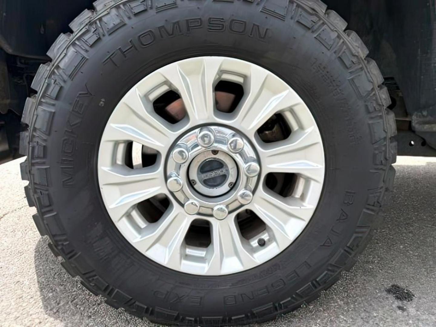 2022 SILVER /Medium Earth Gray Ford F-350 XLT (1FT8W3BT0NE) with an Powerstroke 6.7L V-8 diesel direct injection engine, AUTOMATIC transmission, located at 1235 N Woodruff Ave., Idaho Falls, 83401, (208) 523-1053, 43.507172, -112.000488 - At Timberline Auto, finding a great deal on your next vehicle is always easy! Our experienced sales staff goal is to help find you the right vehicle at the right price! Our knowledgeable finance department has options for almost any credit score. We offer extended service contract options to prot - Photo#11