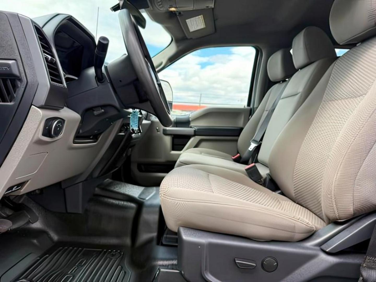 2022 SILVER /Medium Earth Gray Ford F-350 XLT (1FT8W3BT0NE) with an Powerstroke 6.7L V-8 diesel direct injection engine, AUTOMATIC transmission, located at 1235 N Woodruff Ave., Idaho Falls, 83401, (208) 523-1053, 43.507172, -112.000488 - At Timberline Auto, finding a great deal on your next vehicle is always easy! Our experienced sales staff goal is to help find you the right vehicle at the right price! Our knowledgeable finance department has options for almost any credit score. We offer extended service contract options to prot - Photo#13