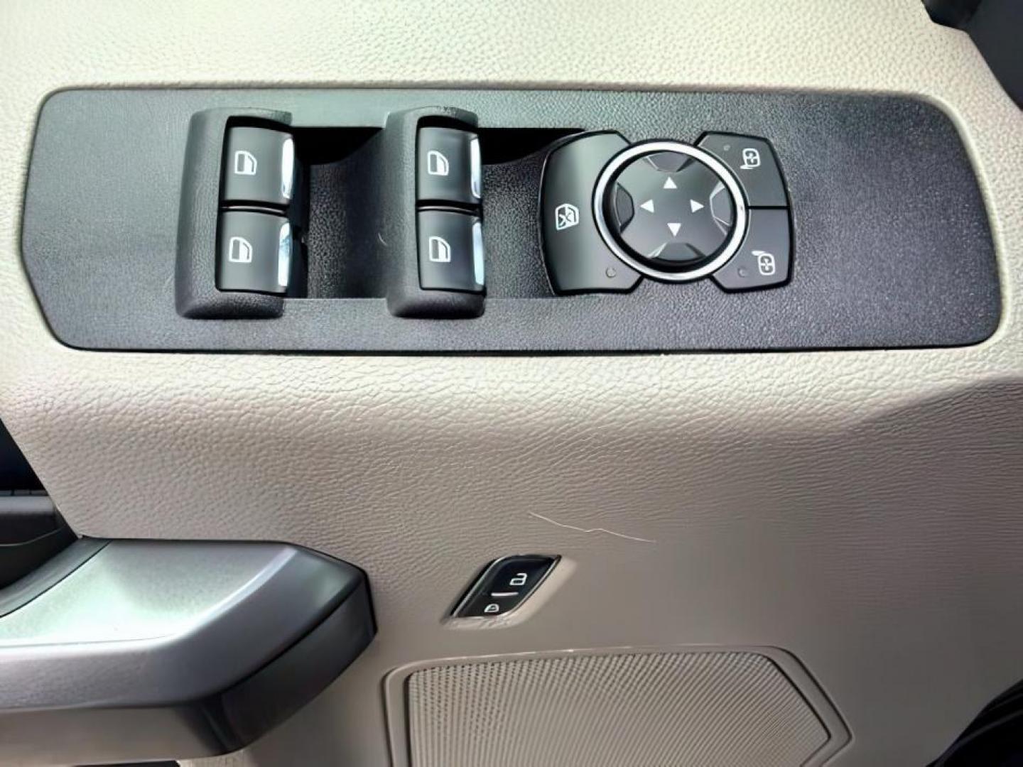 2022 SILVER /Medium Earth Gray Ford F-350 XLT (1FT8W3BT0NE) with an Powerstroke 6.7L V-8 diesel direct injection engine, AUTOMATIC transmission, located at 1235 N Woodruff Ave., Idaho Falls, 83401, (208) 523-1053, 43.507172, -112.000488 - At Timberline Auto, finding a great deal on your next vehicle is always easy! Our experienced sales staff goal is to help find you the right vehicle at the right price! Our knowledgeable finance department has options for almost any credit score. We offer extended service contract options to prot - Photo#23