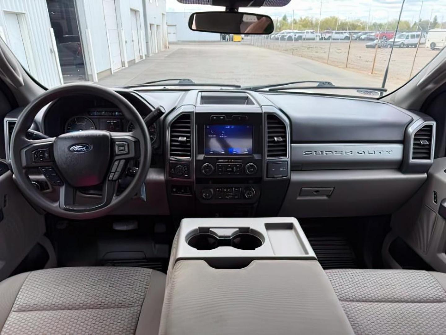 2022 SILVER /Medium Earth Gray Ford F-350 XLT (1FT8W3BT0NE) with an Powerstroke 6.7L V-8 diesel direct injection engine, AUTOMATIC transmission, located at 1235 N Woodruff Ave., Idaho Falls, 83401, (208) 523-1053, 43.507172, -112.000488 - At Timberline Auto, finding a great deal on your next vehicle is always easy! Our experienced sales staff goal is to help find you the right vehicle at the right price! Our knowledgeable finance department has options for almost any credit score. We offer extended service contract options to prot - Photo#24