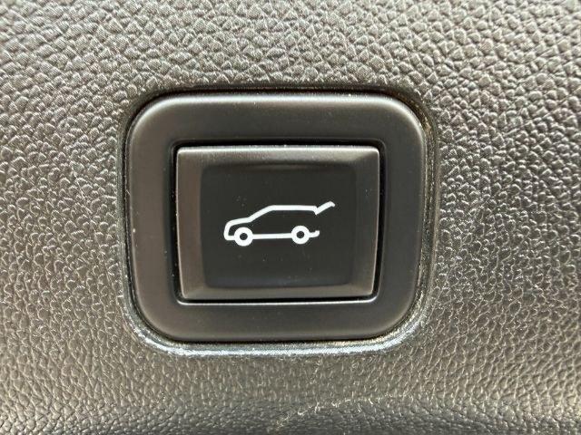 2023 WHITE /Jet Black Chevrolet Tahoe LT (1GNSKNKD5PR) with an EcoTec3 5.3L V-8 gasoline direct injection engine, AUTOMATIC transmission, located at 1235 N Woodruff Ave., Idaho Falls, 83401, (208) 523-1053, 43.507172, -112.000488- Photo#37