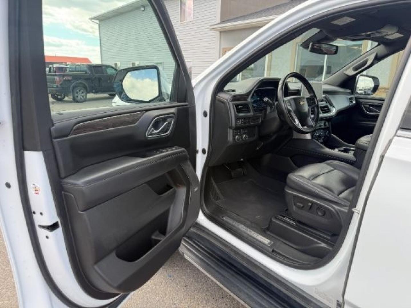 2023 WHITE /Jet Black Chevrolet Tahoe (1GNSKNKD5PR) with an EcoTec3 53L V-8 gasoline direct injection engine, Automatic transmission, located at 1175 N Woodruff Ave, Idaho Falls, ID, 83401, 43.506901, -111.999657 - At Timberline Auto, finding a great deal on your next vehicle is always easy! Our experienced sales staff goal is to help find you the right vehicle at the right price! Our knowledgeable finance department has options for almost any credit score. We offer extended service contract options to prot - Photo#45