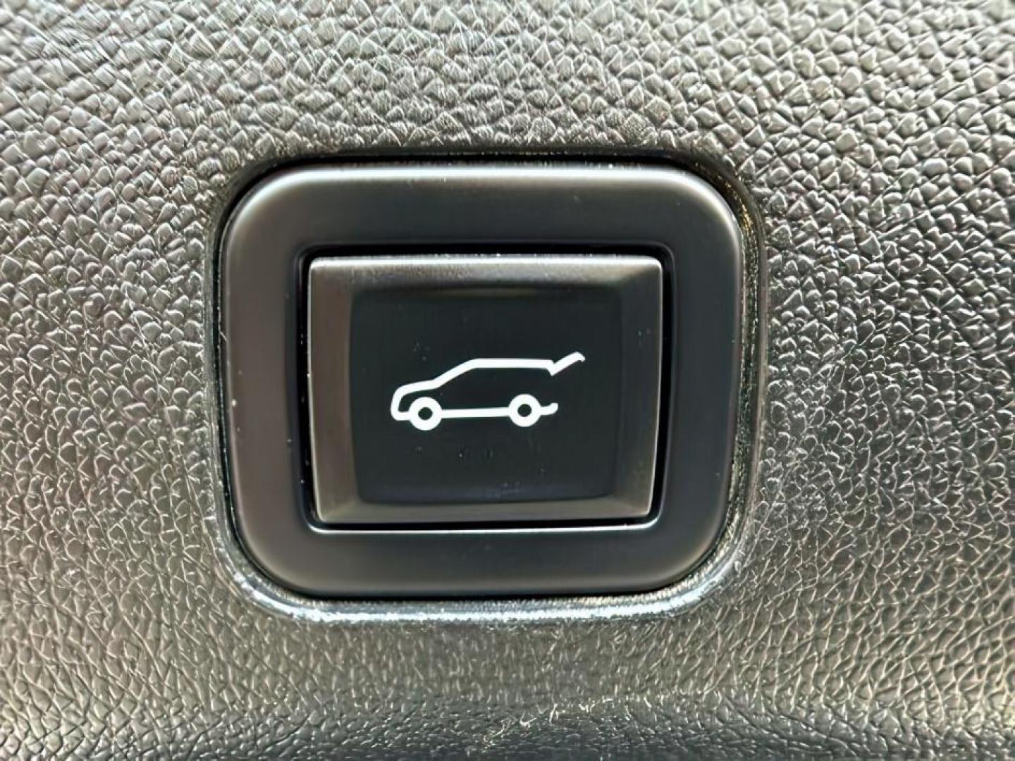 2023 WHITE /Jet Black Chevrolet Tahoe (1GNSKNKD5PR) with an EcoTec3 53L V-8 gasoline direct injection engine, Automatic transmission, located at 1175 N Woodruff Ave, Idaho Falls, ID, 83401, 43.506901, -111.999657 - At Timberline Auto, finding a great deal on your next vehicle is always easy! Our experienced sales staff goal is to help find you the right vehicle at the right price! Our knowledgeable finance department has options for almost any credit score. We offer extended service contract options to prot - Photo#6
