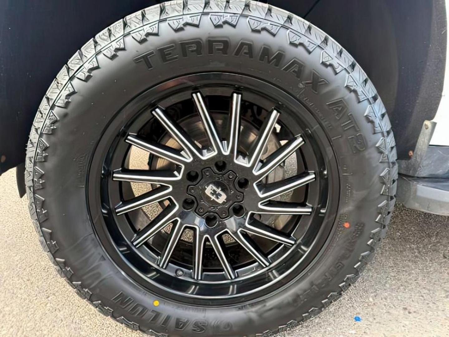2023 WHITE /Jet Black Chevrolet Tahoe (1GNSKNKD5PR) with an EcoTec3 53L V-8 gasoline direct injection engine, Automatic transmission, located at 1175 N Woodruff Ave, Idaho Falls, ID, 83401, 43.506901, -111.999657 - At Timberline Auto, finding a great deal on your next vehicle is always easy! Our experienced sales staff goal is to help find you the right vehicle at the right price! Our knowledgeable finance department has options for almost any credit score. We offer extended service contract options to prot - Photo#13