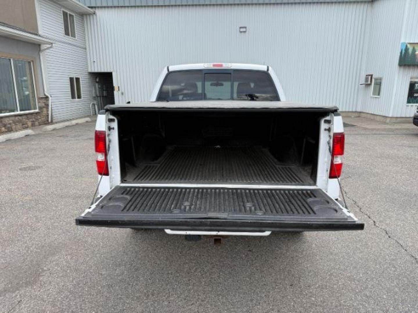 2008 WHITE /Medium Flint Ford F-150 FX4 (1FTPW14V78K) with an Triton 5.4L V-8 variable valve control engine, AUTOMATIC transmission, located at 1235 N Woodruff Ave., Idaho Falls, 83401, (208) 523-1053, 43.507172, -112.000488 - At Timberline Auto, finding a great deal on your next vehicle is always easy! Our experienced sales staff goal is to help find you the right vehicle at the right price! Our knowledgeable finance department has options for almost any credit score. We offer extended service contract options to prot - Photo#24