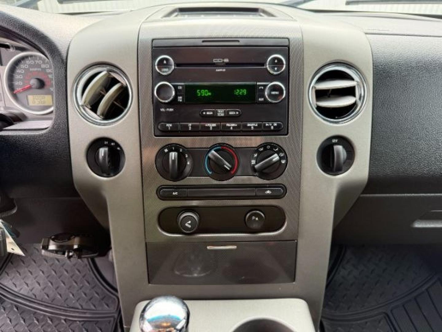 2008 WHITE /Medium Flint Ford F-150 FX4 (1FTPW14V78K) with an Triton 5.4L V-8 variable valve control engine, AUTOMATIC transmission, located at 1235 N Woodruff Ave., Idaho Falls, 83401, (208) 523-1053, 43.507172, -112.000488 - At Timberline Auto, finding a great deal on your next vehicle is always easy! Our experienced sales staff goal is to help find you the right vehicle at the right price! Our knowledgeable finance department has options for almost any credit score. We offer extended service contract options to prot - Photo#34