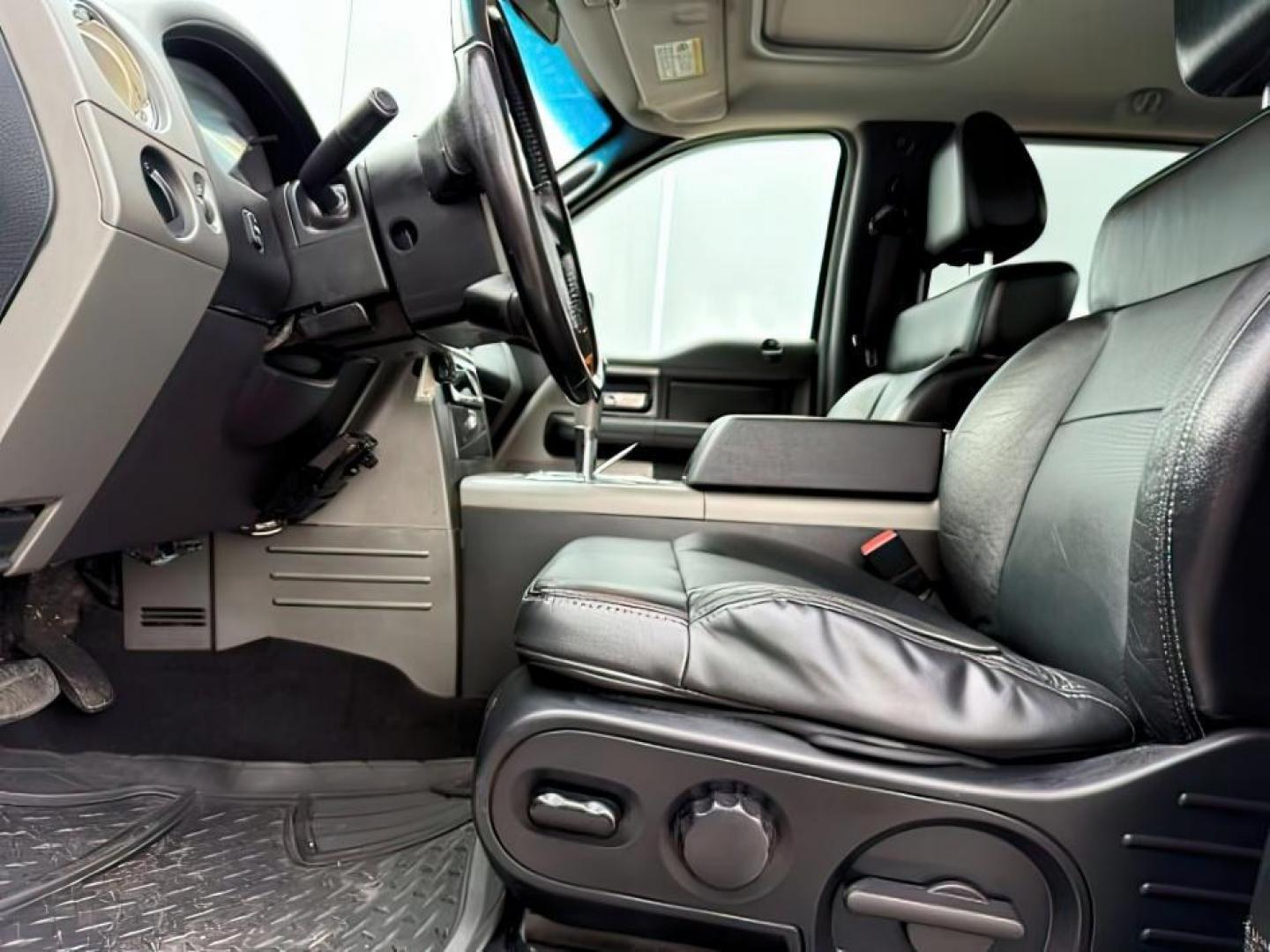 2008 WHITE /Medium Flint Ford F-150 FX4 (1FTPW14V78K) with an Triton 5.4L V-8 variable valve control engine, AUTOMATIC transmission, located at 1235 N Woodruff Ave., Idaho Falls, 83401, (208) 523-1053, 43.507172, -112.000488 - At Timberline Auto, finding a great deal on your next vehicle is always easy! Our experienced sales staff goal is to help find you the right vehicle at the right price! Our knowledgeable finance department has options for almost any credit score. We offer extended service contract options to prot - Photo#10