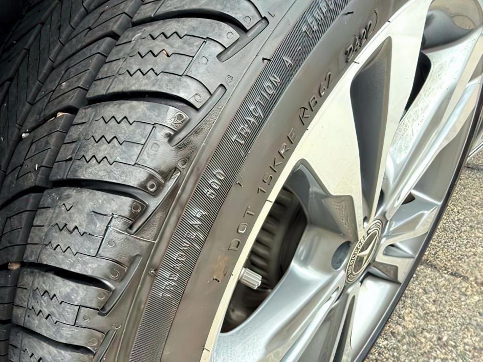 2019 GRAY /Black Mercedes-Benz C 300 4MATIC (WDDWF8EB7KR) with an 2L I-4 gasoline direct injection engine, AUTOMATIC transmission, located at 1235 N Woodruff Ave., Idaho Falls, 83401, (208) 523-1053, 43.507172, -112.000488 - At Timberline Auto, finding a great deal on your next vehicle is always easy! Our experienced sales staff goal is to help find you the right vehicle at the right price! Our knowledgeable finance department has options for almost any credit score. We offer extended service contract options to prot- Photo#8