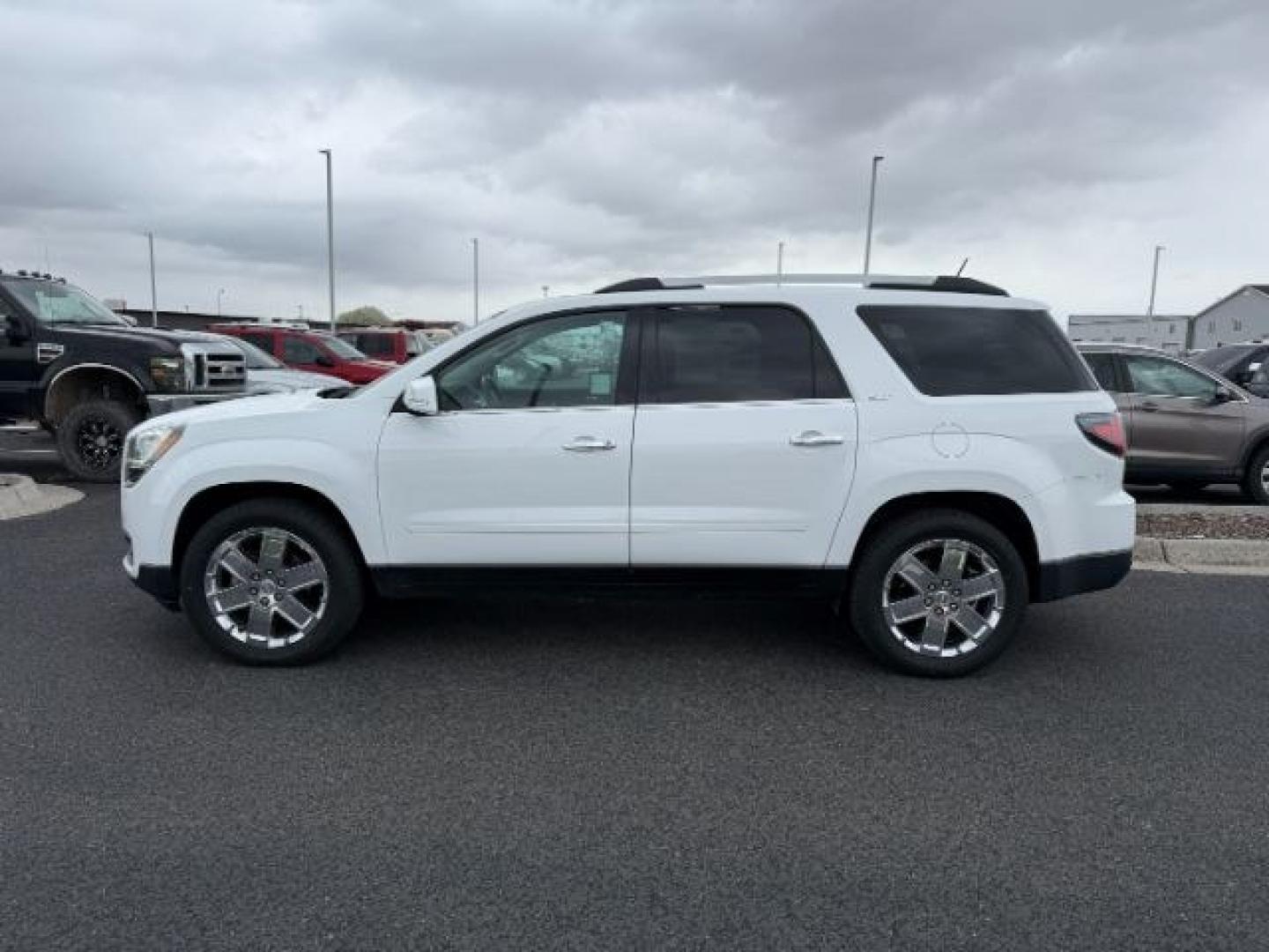 2017 WHITE /LEATHER GMC Acadia Limited LIMITED (1GKKVSKD7HJ) with an 3.6 V6 engine, AUTOMATIC transmission, located at 1235 N Woodruff Ave., Idaho Falls, 83401, (208) 523-1053, 43.507172, -112.000488 - At Timberline Auto, finding a great deal on your next vehicle is always easy! Our experienced sales staff goal is to help find you the right vehicle at the right price! Our knowledgeable finance department has options for almost any credit score. We offer extended service contract options to prot - Photo#1