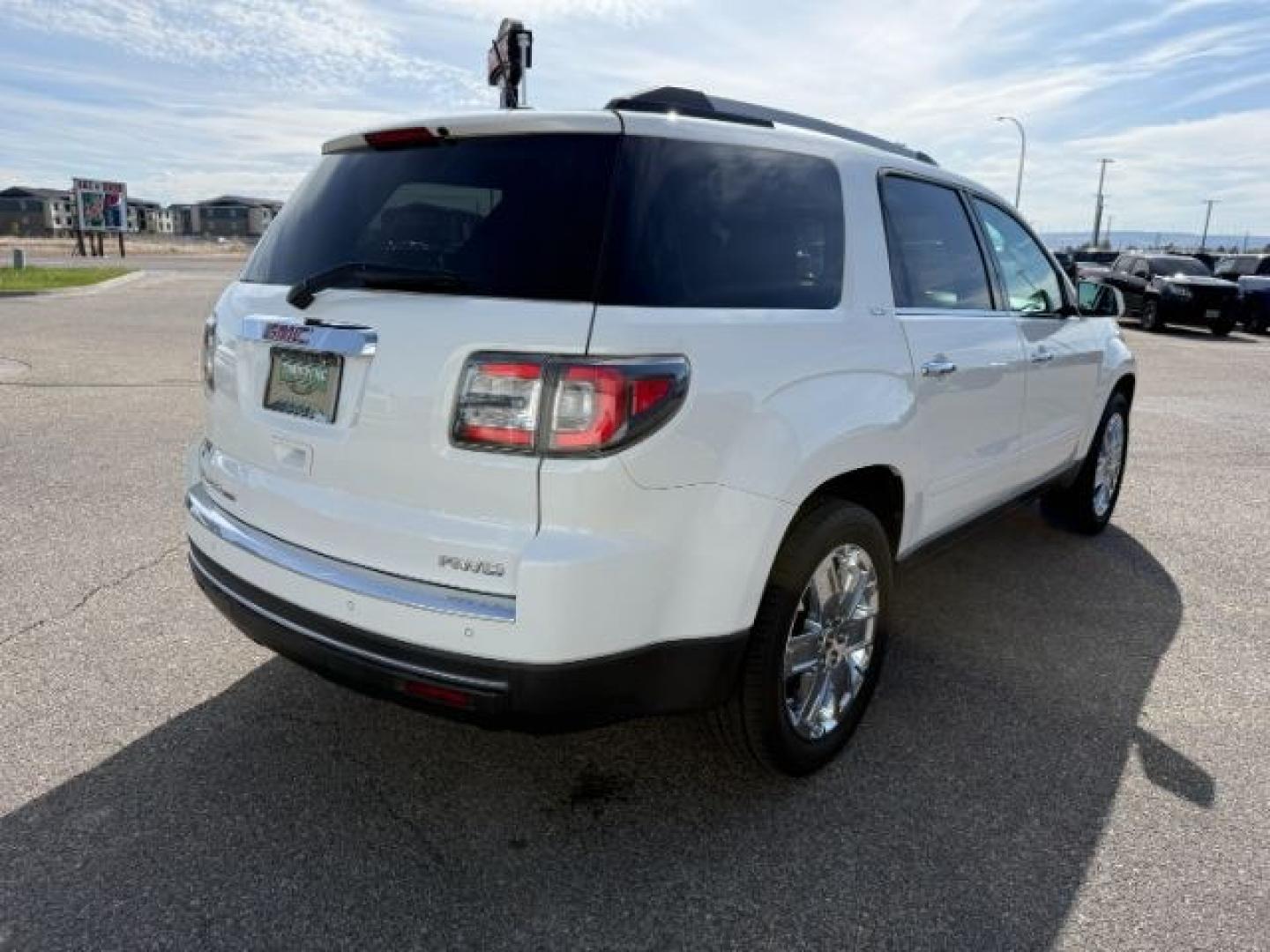 2017 WHITE /LEATHER GMC Acadia Limited (1GKKVSKD7HJ) with an 36 V6 engine, Automatic transmission, located at 1175 N Woodruff Ave, Idaho Falls, ID, 83401, 43.506901, -111.999657 - Photo#37
