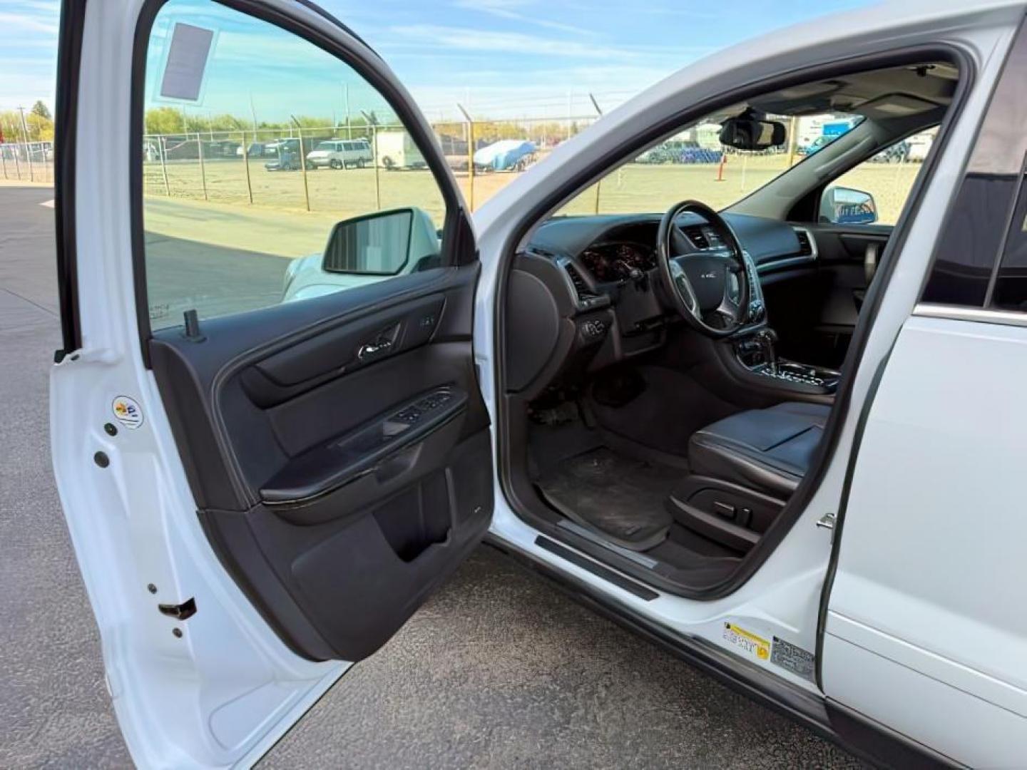 2017 WHITE /LEATHER GMC Acadia Limited (1GKKVSKD7HJ) with an 36 V6 engine, Automatic transmission, located at 1175 N Woodruff Ave, Idaho Falls, ID, 83401, 43.506901, -111.999657 - Photo#14