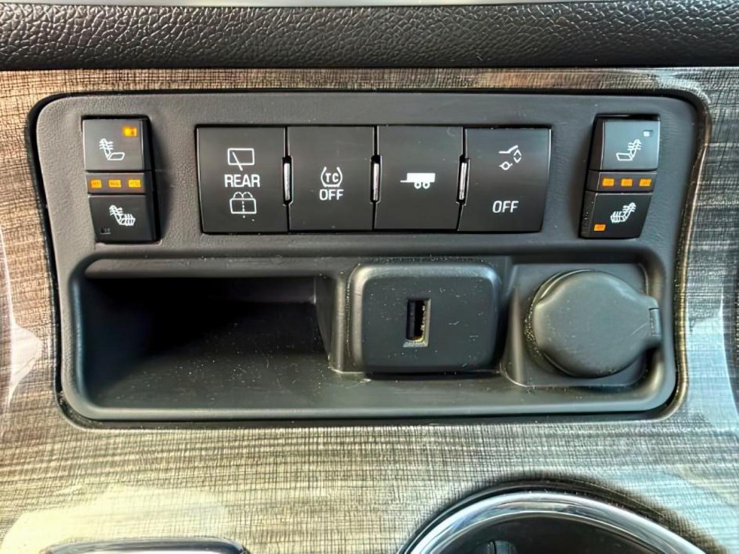 2017 WHITE /LEATHER GMC Acadia Limited (1GKKVSKD7HJ) with an 36 V6 engine, Automatic transmission, located at 1175 N Woodruff Ave, Idaho Falls, ID, 83401, 43.506901, -111.999657 - Photo#20