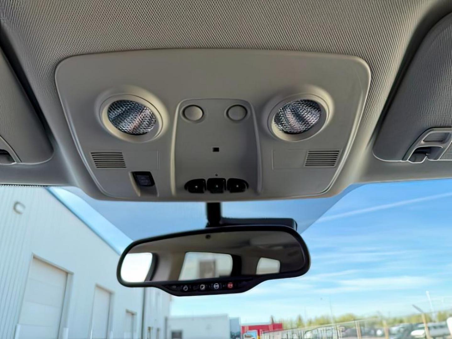 2017 WHITE /LEATHER GMC Acadia Limited (1GKKVSKD7HJ) with an 36 V6 engine, Automatic transmission, located at 1175 N Woodruff Ave, Idaho Falls, ID, 83401, 43.506901, -111.999657 - Photo#21