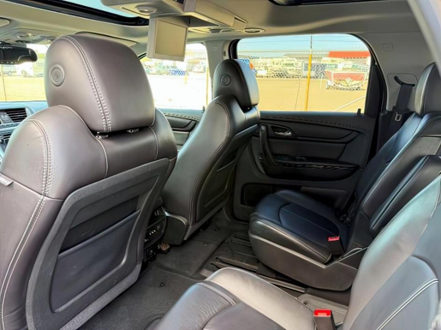 2017 WHITE /LEATHER GMC Acadia Limited (1GKKVSKD7HJ) with an 36 V6 engine, Automatic transmission, located at 1175 N Woodruff Ave, Idaho Falls, ID, 83401, 43.506901, -111.999657 - Photo#27