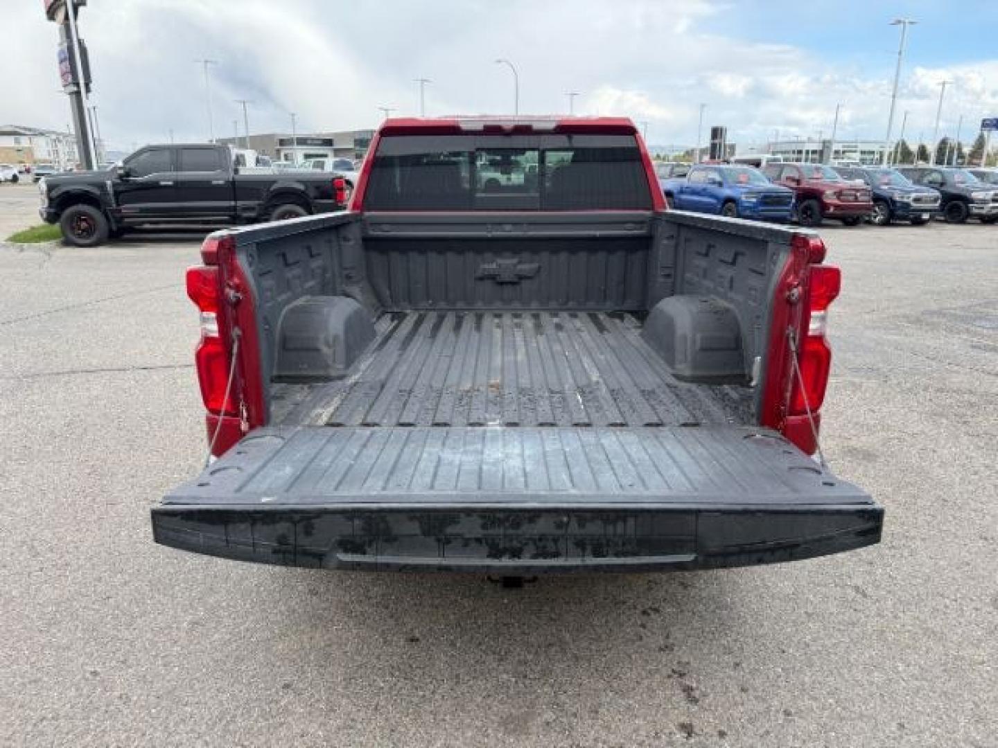2021 RED /Jet Black Chevrolet Silverado 1500 (1GCUYEEDXMZ) with an EcoTec3 53L V-8 gasoline direct injection engine, Automatic transmission, located at 1175 N Woodruff Ave, Idaho Falls, ID, 83401, 43.506901, -111.999657 - Photo#34