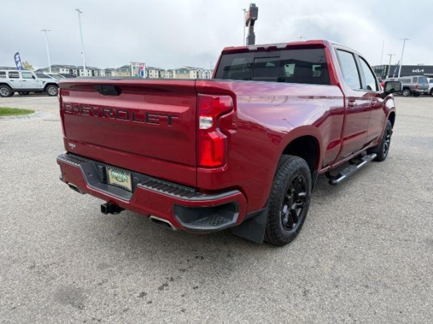2021 RED /Jet Black Chevrolet Silverado 1500 (1GCUYEEDXMZ) with an EcoTec3 53L V-8 gasoline direct injection engine, Automatic transmission, located at 1175 N Woodruff Ave, Idaho Falls, ID, 83401, 43.506901, -111.999657 - Photo#35