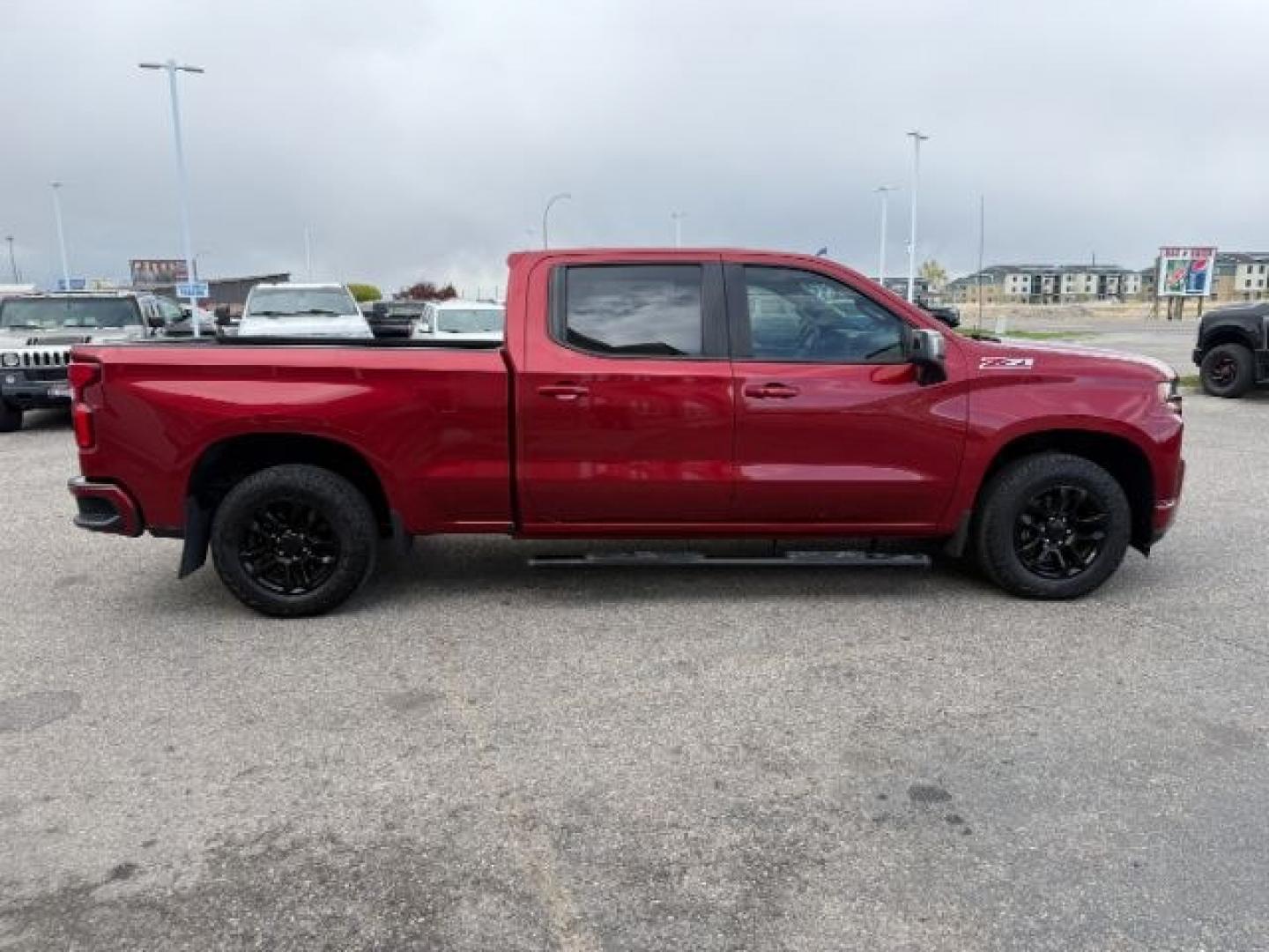 2021 RED /Jet Black Chevrolet Silverado 1500 (1GCUYEEDXMZ) with an EcoTec3 53L V-8 gasoline direct injection engine, Automatic transmission, located at 1175 N Woodruff Ave, Idaho Falls, ID, 83401, 43.506901, -111.999657 - Photo#36