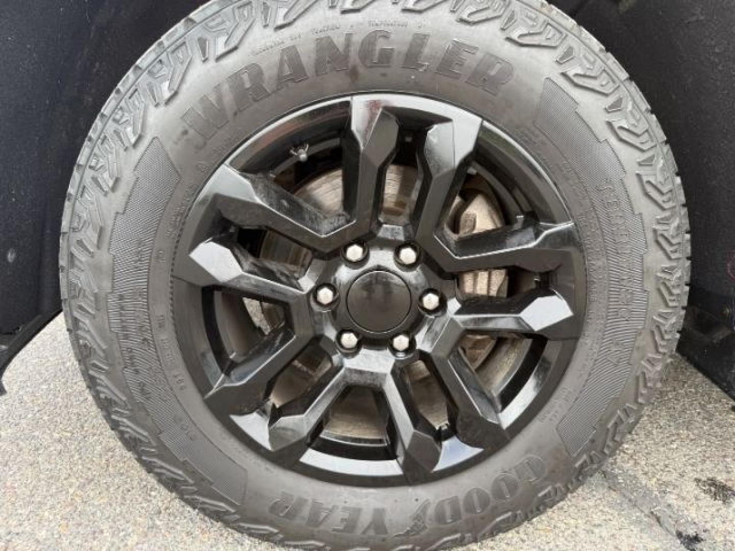 2021 RED /Jet Black Chevrolet Silverado 1500 (1GCUYEEDXMZ) with an EcoTec3 53L V-8 gasoline direct injection engine, Automatic transmission, located at 1175 N Woodruff Ave, Idaho Falls, ID, 83401, 43.506901, -111.999657 - Photo#40