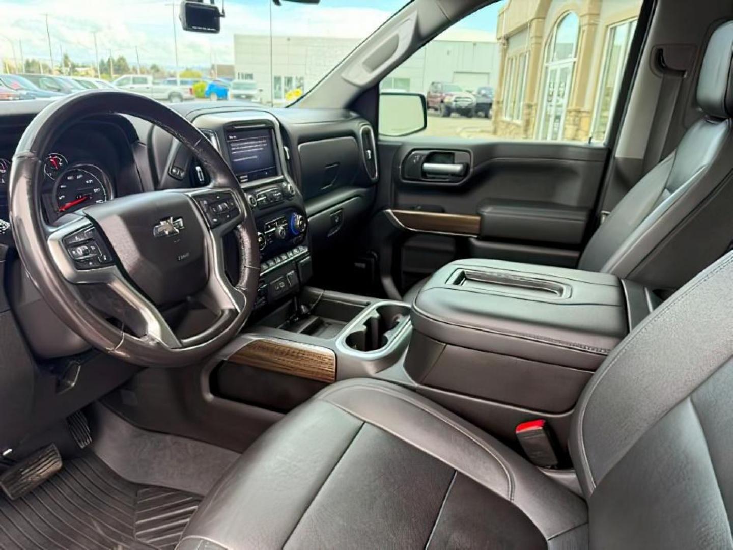 2021 RED /Jet Black Chevrolet Silverado 1500 (1GCUYEEDXMZ) with an EcoTec3 53L V-8 gasoline direct injection engine, Automatic transmission, located at 1175 N Woodruff Ave, Idaho Falls, ID, 83401, 43.506901, -111.999657 - Photo#14