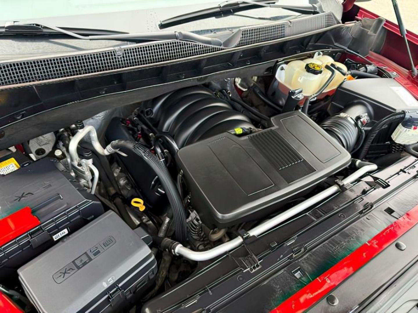 2021 RED /Jet Black Chevrolet Silverado 1500 (1GCUYEEDXMZ) with an EcoTec3 53L V-8 gasoline direct injection engine, Automatic transmission, located at 1175 N Woodruff Ave, Idaho Falls, ID, 83401, 43.506901, -111.999657 - Photo#28