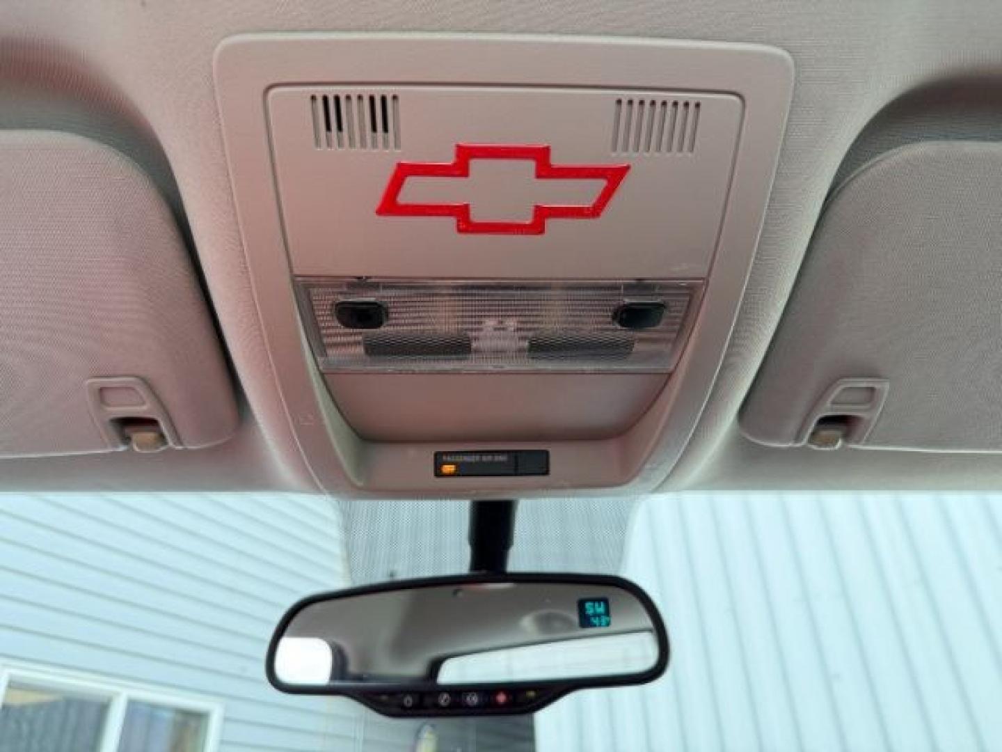 2007 WHITE /Ebony Chevrolet Silverado 1500 LT1 (1GCEC14J27Z) with an Vortec 5.3L V-8 regular unleaded engine, AUTOMATIC transmission, located at 1235 N Woodruff Ave., Idaho Falls, 83401, (208) 523-1053, 43.507172, -112.000488 - At Timberline Auto, finding a great deal on your next vehicle is always easy! Our experienced sales staff goal is to help find you the right vehicle at the right price! Our knowledgeable finance department has options for almost any credit score. We offer extended service contract options to prot - Photo#38