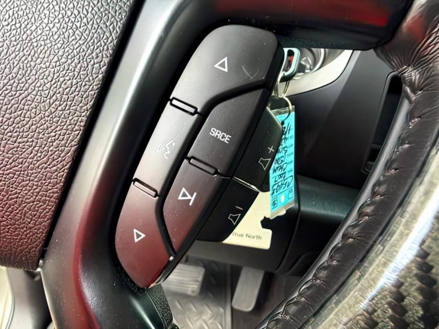 2007 WHITE /Ebony Chevrolet Silverado 1500 LT1 (1GCEC14J27Z) with an Vortec 5.3L V-8 regular unleaded engine, AUTOMATIC transmission, located at 1235 N Woodruff Ave., Idaho Falls, 83401, (208) 523-1053, 43.507172, -112.000488 - At Timberline Auto, finding a great deal on your next vehicle is always easy! Our experienced sales staff goal is to help find you the right vehicle at the right price! Our knowledgeable finance department has options for almost any credit score. We offer extended service contract options to prot - Photo#17