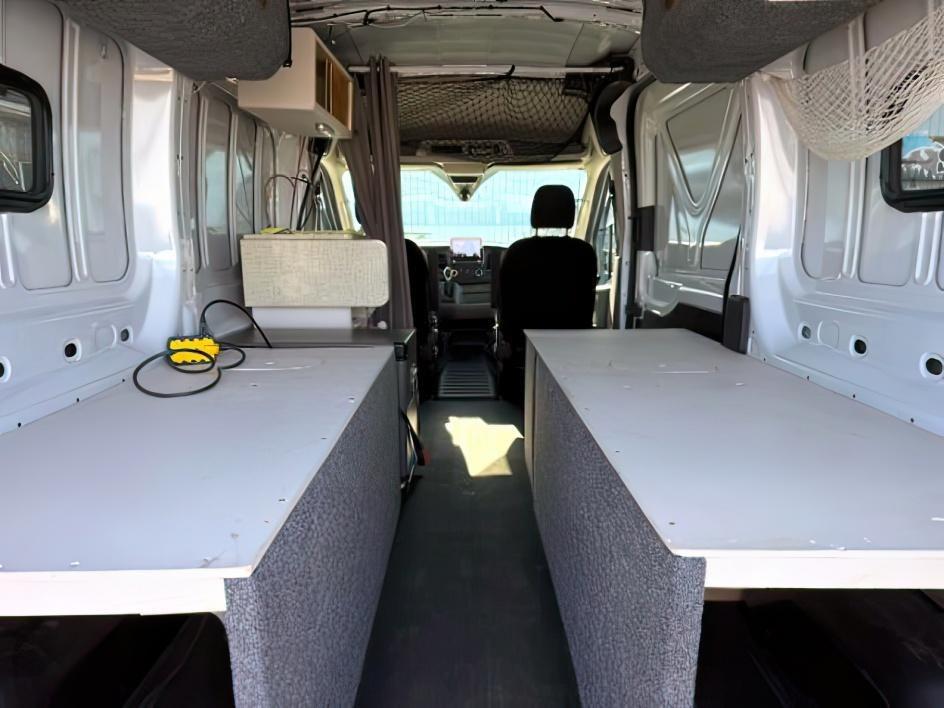 2021 WHITE /CLOTH Ford Transit-250 Cargo Van EL MED ROOF (1FTBR2CG7MK) with an 3.5L V6 ECOBOOST engine, AUTOMATIC transmission, located at 1235 N Woodruff Ave., Idaho Falls, 83401, (208) 523-1053, 43.507172, -112.000488 - At Timberline Auto, finding a great deal on your next vehicle is always easy! Our experienced sales staff goal is to help find you the right vehicle at the right price! Our knowledgeable finance department has options for almost any credit score. We offer extended service contract options to prot - Photo#5