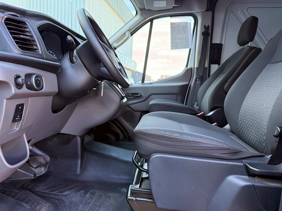 2021 WHITE /CLOTH Ford Transit-250 Cargo Van EL MED ROOF (1FTBR2CG7MK) with an 3.5L V6 ECOBOOST engine, AUTOMATIC transmission, located at 1235 N Woodruff Ave., Idaho Falls, 83401, (208) 523-1053, 43.507172, -112.000488 - At Timberline Auto, finding a great deal on your next vehicle is always easy! Our experienced sales staff goal is to help find you the right vehicle at the right price! Our knowledgeable finance department has options for almost any credit score. We offer extended service contract options to prot - Photo#13