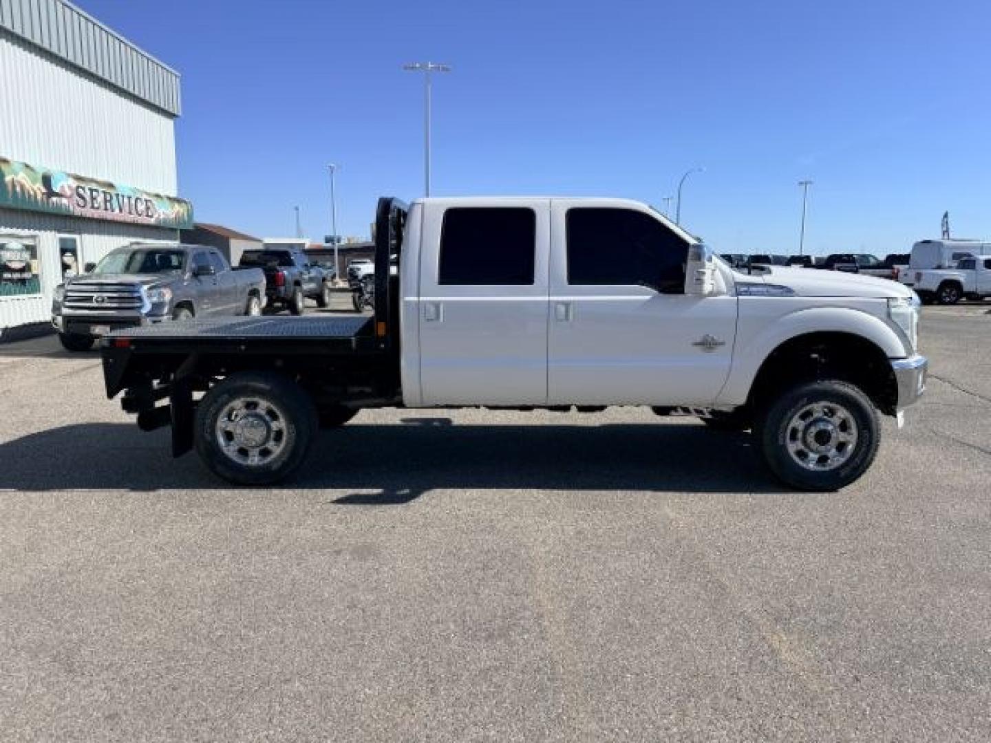 2011 WHITE /LEATHER Ford Super Duty F-350 SRW (1FT8W3BT2BE) with an 67L engine, Automatic transmission, located at 1175 N Woodruff Ave, Idaho Falls, ID, 83401, 43.506901, -111.999657 - At Timberline Auto, finding a great deal on your next vehicle is always easy! Our experienced sales staff goal is to help find you the right vehicle at the right price! Our knowledgeable finance department has options for almost any credit score. We offer extended service contract options to prot- Photo#30