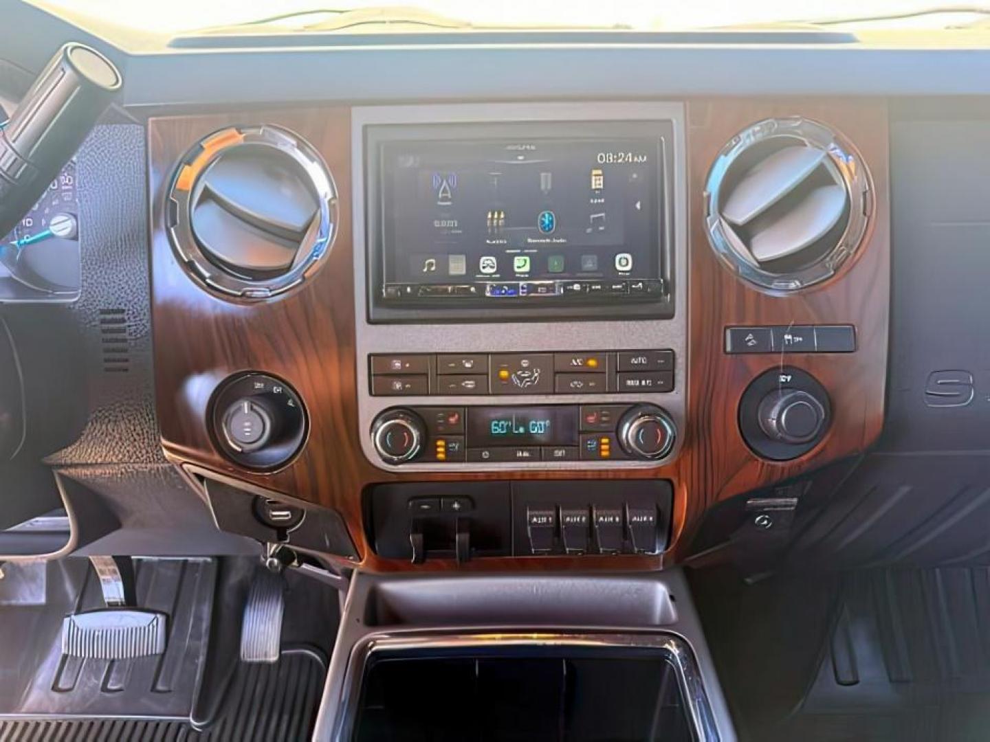 2011 WHITE /LEATHER Ford Super Duty F-350 SRW (1FT8W3BT2BE) with an 67L engine, Automatic transmission, located at 1175 N Woodruff Ave, Idaho Falls, ID, 83401, 43.506901, -111.999657 - At Timberline Auto, finding a great deal on your next vehicle is always easy! Our experienced sales staff goal is to help find you the right vehicle at the right price! Our knowledgeable finance department has options for almost any credit score. We offer extended service contract options to prot- Photo#14