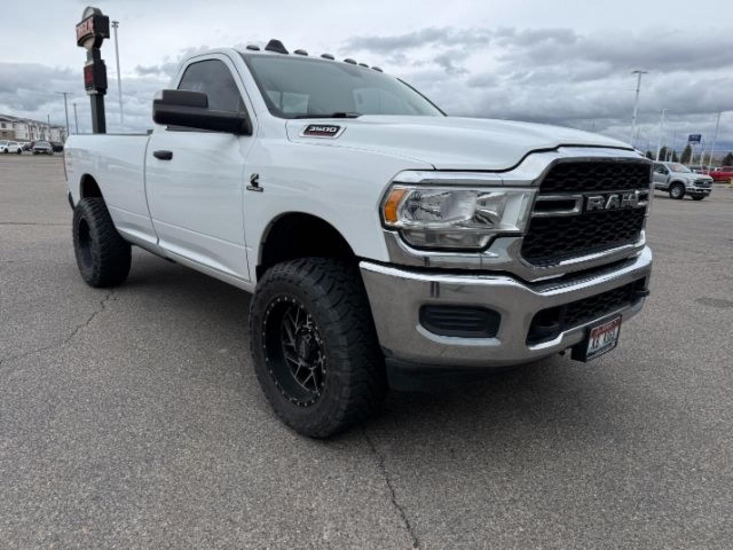 2020 WHITE /Diesel Gray/Black Ram 3500 Tradesman Regular Cab 4x4 8' Box (3C63R3AL1LG) with an Cummins High Output 6.7L I-6 diesel direct injecti engine, AUTOMATIC transmission, located at 1235 N Woodruff Ave., Idaho Falls, 83401, (208) 523-1053, 43.507172, -112.000488 - At Timberline Auto, finding a great deal on your next vehicle is always easy! Our experienced sales staff goal is to help find you the right vehicle at the right price! Our knowledgeable finance department has options for almost any credit score. We offer extended service contract options to prot - Photo#34