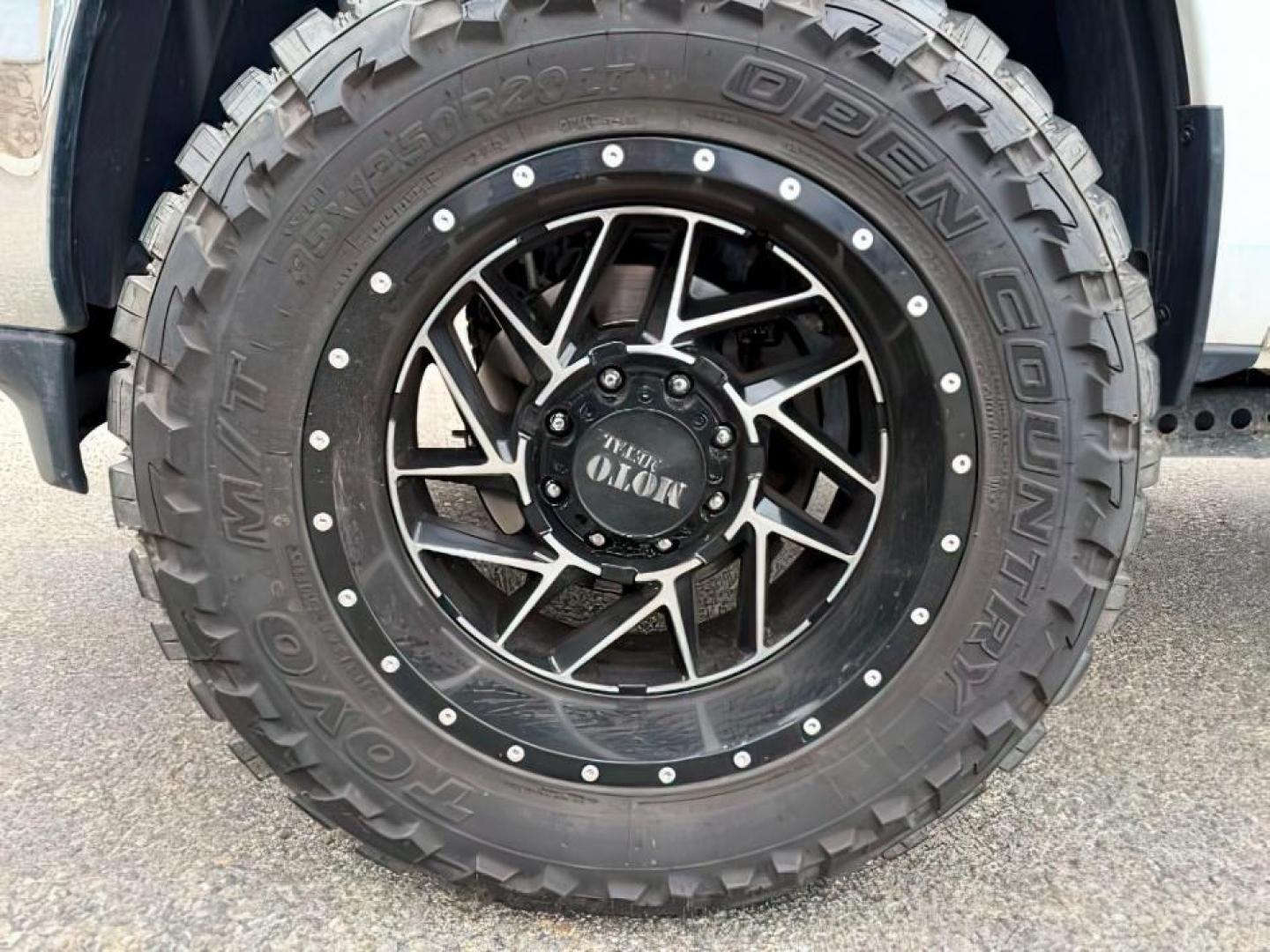 2020 WHITE /Diesel Gray/Black Ram 3500 Tradesman Regular Cab 4x4 8' Box (3C63R3AL1LG) with an Cummins High Output 6.7L I-6 diesel direct injecti engine, AUTOMATIC transmission, located at 1235 N Woodruff Ave., Idaho Falls, 83401, (208) 523-1053, 43.507172, -112.000488 - At Timberline Auto, finding a great deal on your next vehicle is always easy! Our experienced sales staff goal is to help find you the right vehicle at the right price! Our knowledgeable finance department has options for almost any credit score. We offer extended service contract options to prot - Photo#11