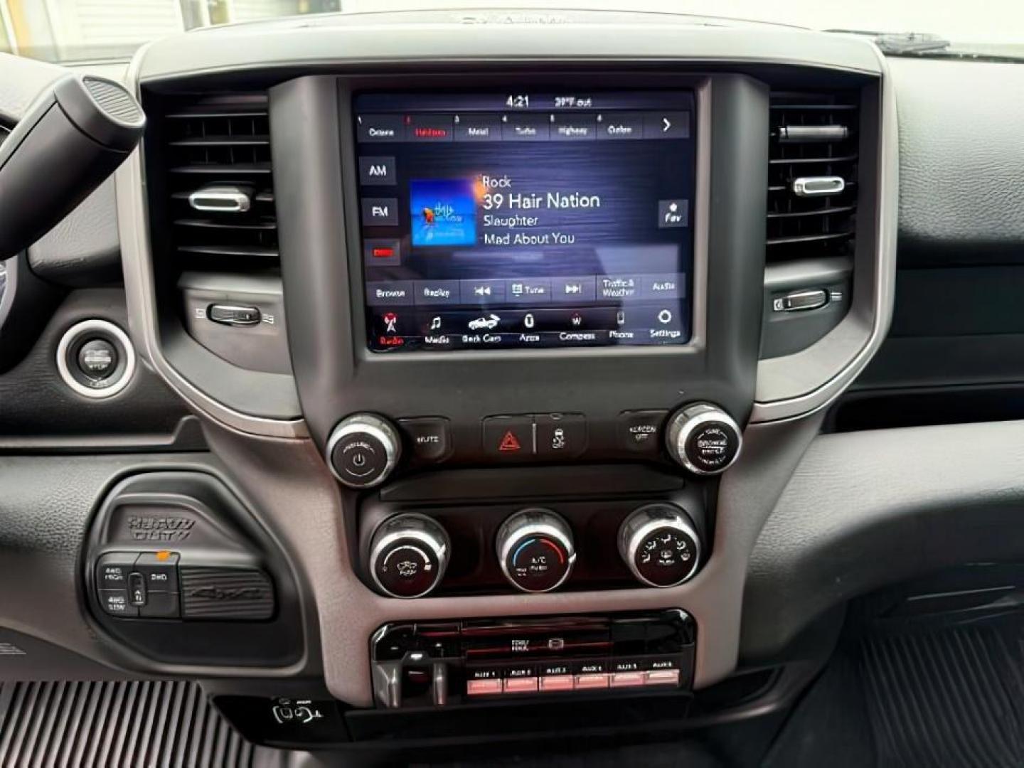 2020 WHITE /Diesel Gray/Black Ram 3500 Tradesman Regular Cab 4x4 8' Box (3C63R3AL1LG) with an Cummins High Output 6.7L I-6 diesel direct injecti engine, AUTOMATIC transmission, located at 1235 N Woodruff Ave., Idaho Falls, 83401, (208) 523-1053, 43.507172, -112.000488 - At Timberline Auto, finding a great deal on your next vehicle is always easy! Our experienced sales staff goal is to help find you the right vehicle at the right price! Our knowledgeable finance department has options for almost any credit score. We offer extended service contract options to prot - Photo#16