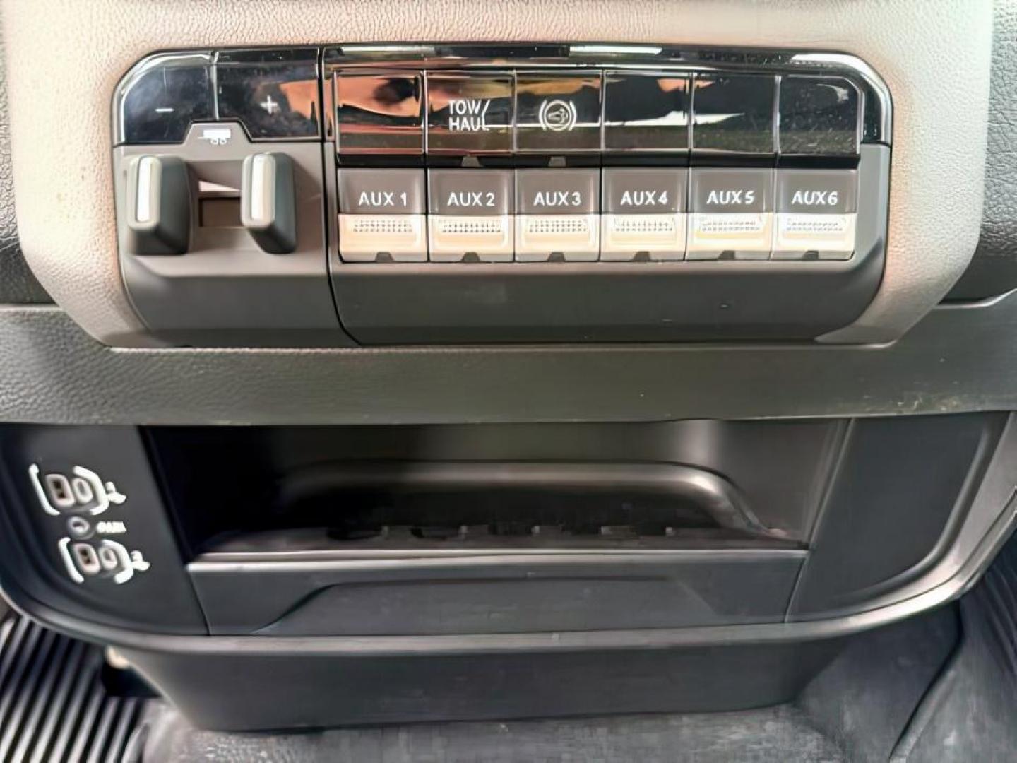 2020 WHITE /Diesel Gray/Black Ram 3500 Tradesman Regular Cab 4x4 8' Box (3C63R3AL1LG) with an Cummins High Output 6.7L I-6 diesel direct injecti engine, AUTOMATIC transmission, located at 1235 N Woodruff Ave., Idaho Falls, 83401, (208) 523-1053, 43.507172, -112.000488 - At Timberline Auto, finding a great deal on your next vehicle is always easy! Our experienced sales staff goal is to help find you the right vehicle at the right price! Our knowledgeable finance department has options for almost any credit score. We offer extended service contract options to prot - Photo#19