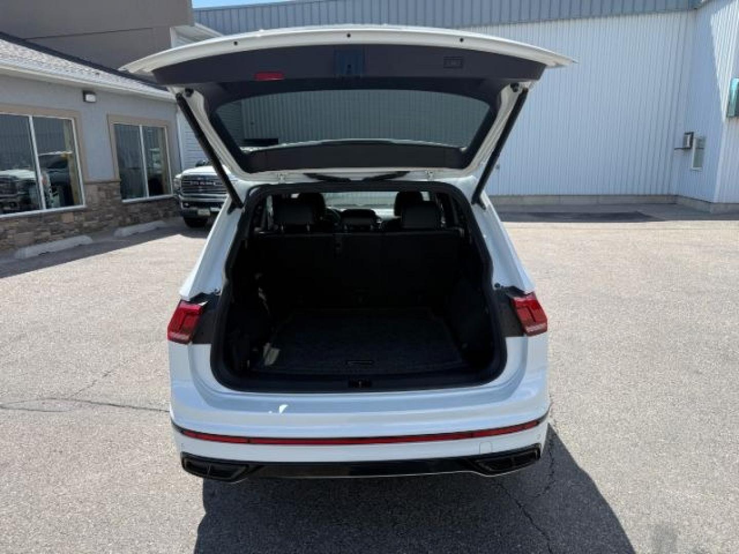 2022 WHITE /Titan Black Volkswagen Tiguan (3VV8B7AX0NM) with an 2L I-4 gasoline direct injection engine, Automatic transmission, located at 1175 N Woodruff Ave, Idaho Falls, ID, 83401, 43.506901, -111.999657 - At Timberline Auto, finding a great deal on your next vehicle is always easy! Our experienced sales staff goal is to help find you the right vehicle at the right price! Our knowledgeable finance department has options for almost any credit score. We offer extended service contract options to prot - Photo#36