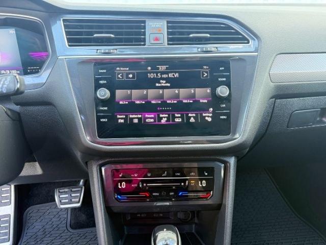 2022 WHITE /Titan Black Volkswagen Tiguan 2.0T SE R-Line Black (3VV8B7AX0NM) with an 2L I-4 gasoline direct injection engine, AUTOMATIC transmission, located at 1235 N Woodruff Ave., Idaho Falls, 83401, (208) 523-1053, 43.507172, -112.000488 - Photo#48
